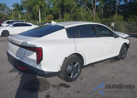 2025 Kia K4 Lxs из США, поврежденный, VIN 3KPFT4DE1SE006012